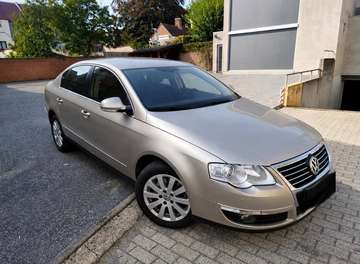 Passat 2.0 TDi DSG/ 140 000 KM+CAR-PASS/FULL OPTION=CUIR+GPS+RADAR+XENON/1 ÈRE MAIN/C.T OK/NEUVE