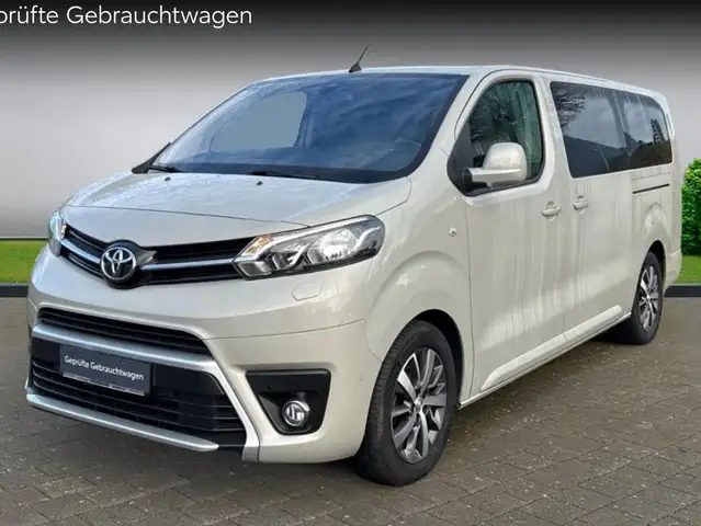 Toyota Proace Automatik L2 Shuttle Comfort 9-Sitzer SH TSS