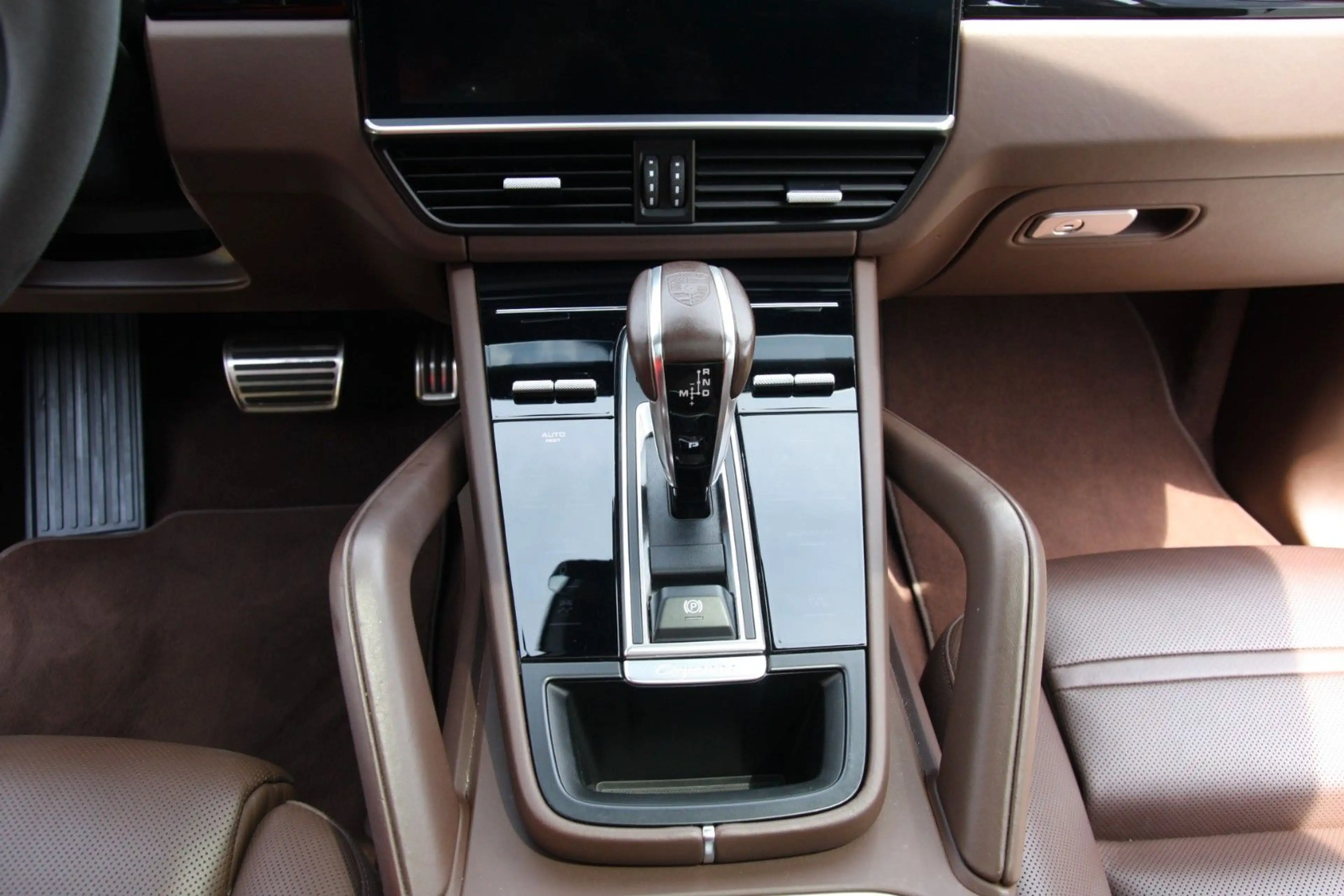 Porsche Cayenne Coupe S DISTR*LUFT*HAL*MATRIX*PDCC*22" — photo 12
