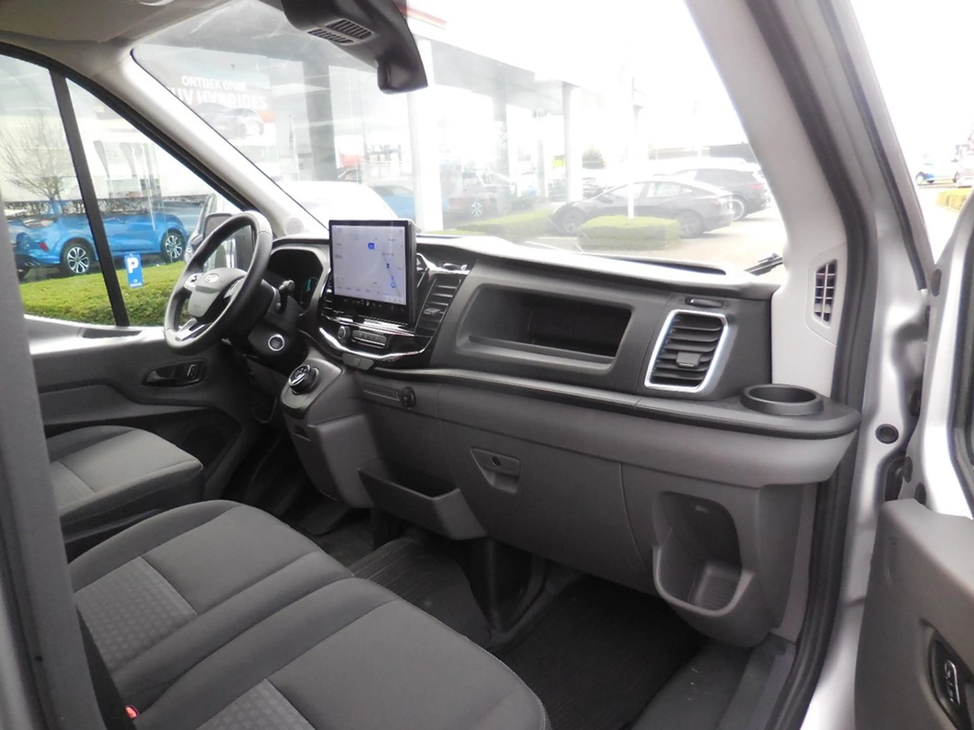 Ford E-Transit Trend — photo 12