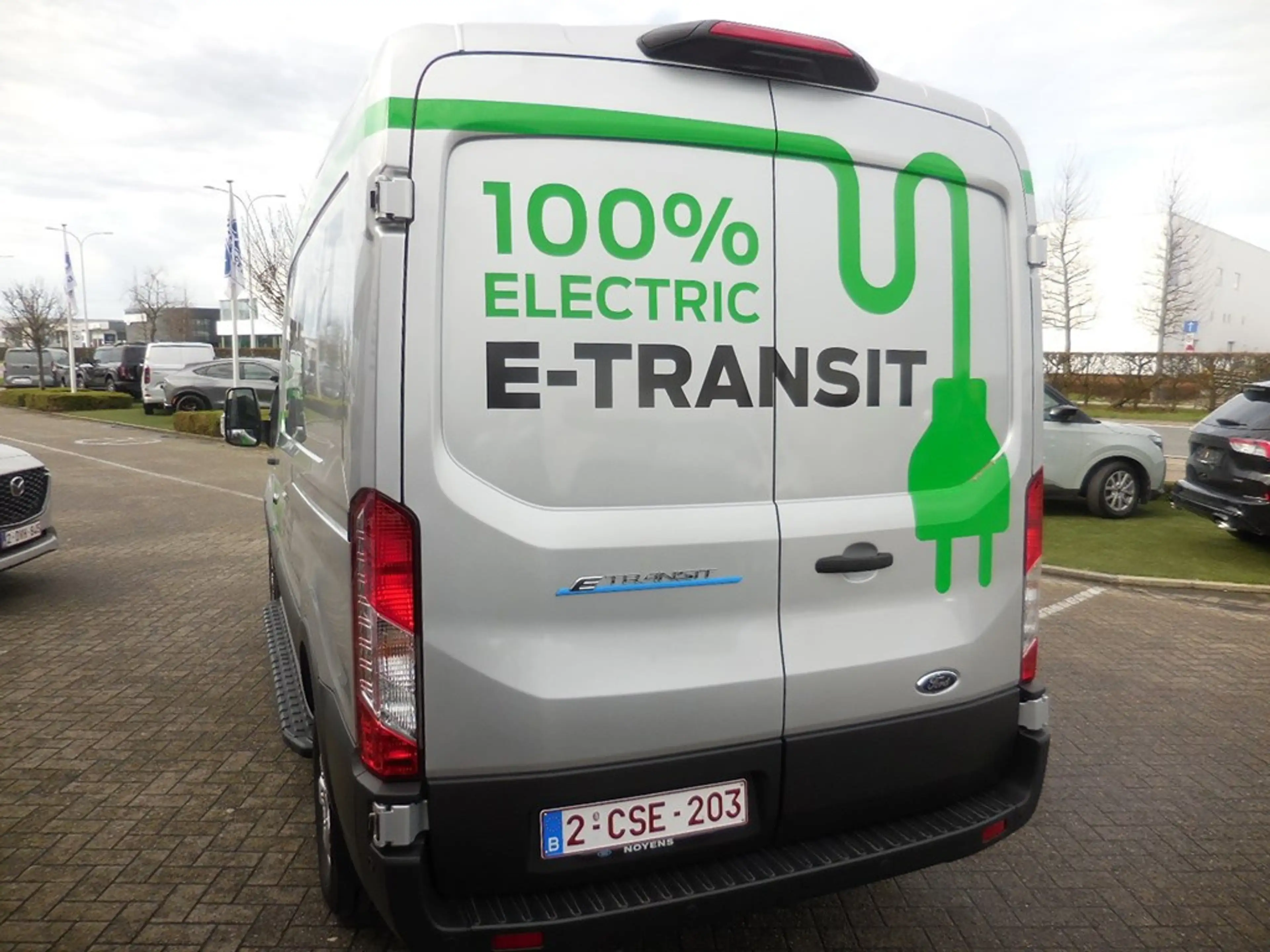 Ford E-Transit Trend — photo 4