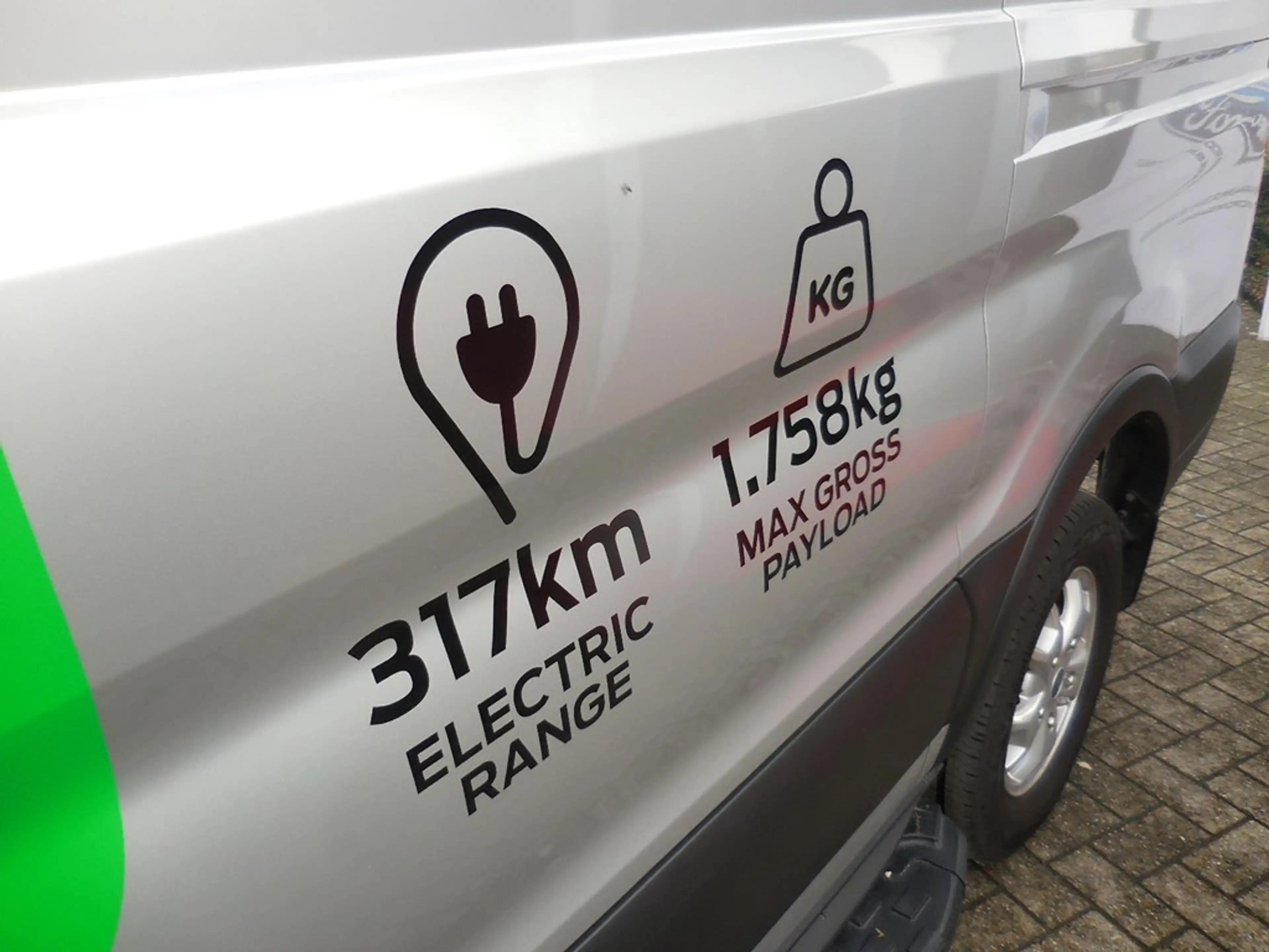 Ford E-Transit Trend — photo 6