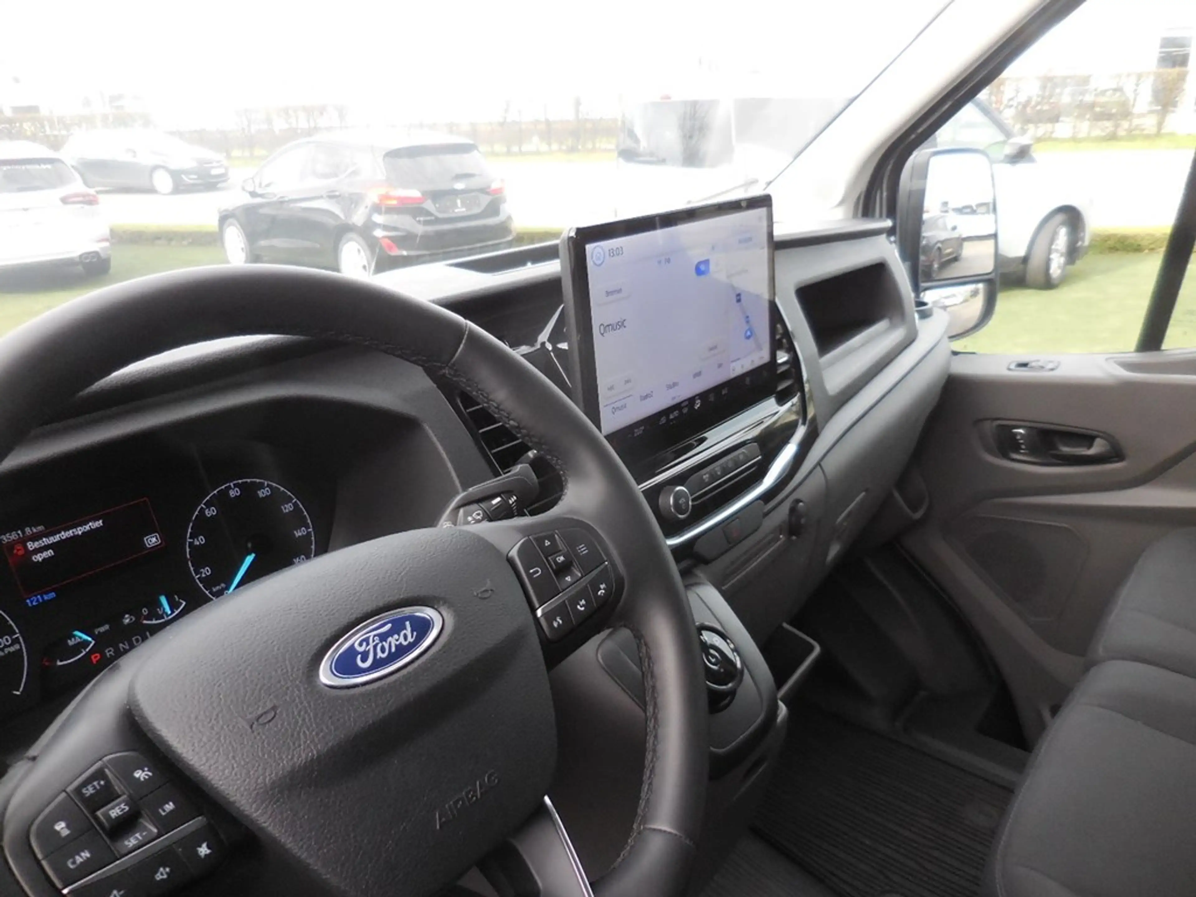 Ford E-Transit Trend — photo 11