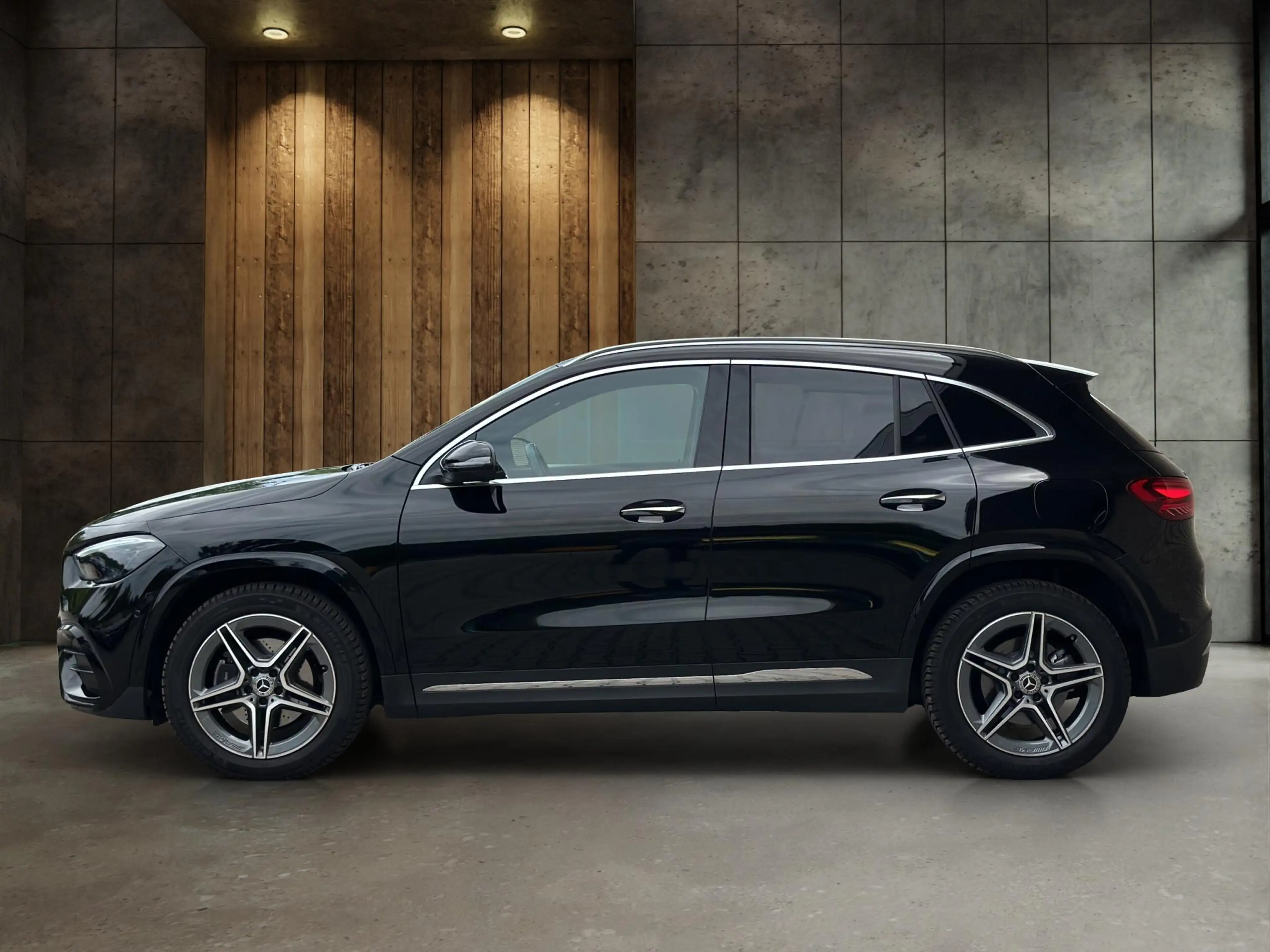 Mercedes-Benz GLA 250 e AMG Line — photo 3