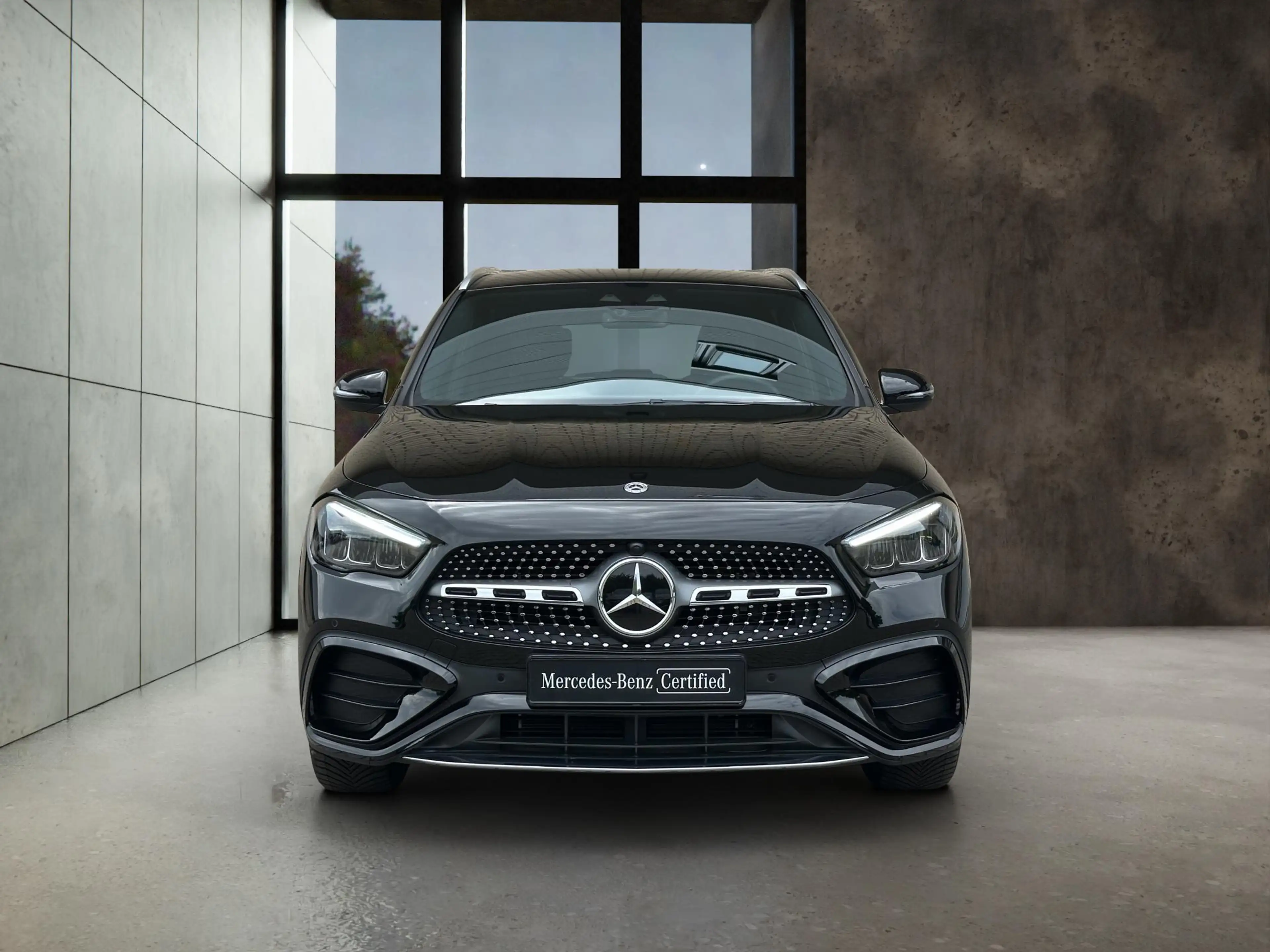 Mercedes-Benz GLA 250 e AMG Line — photo 2