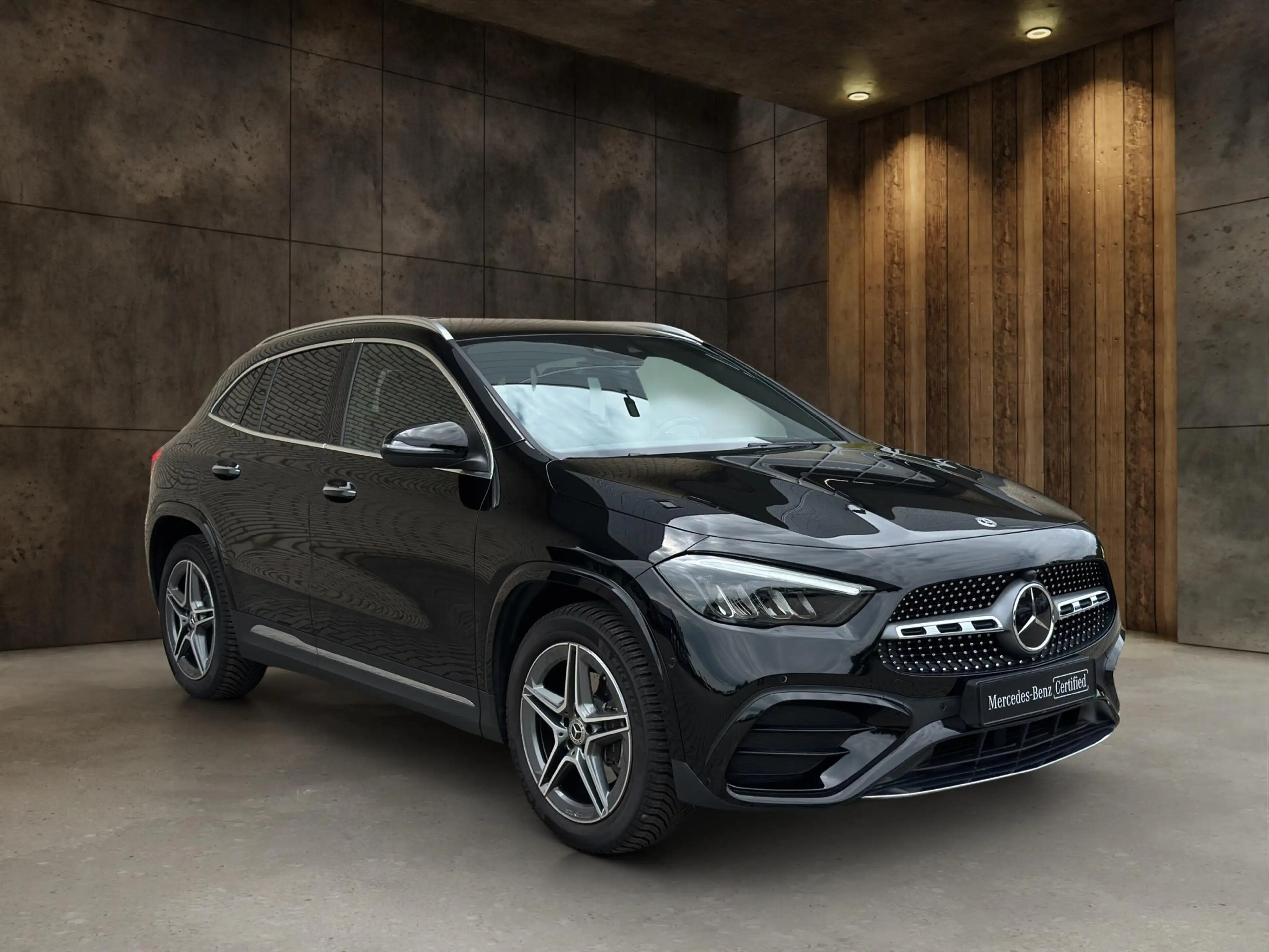 Mercedes-Benz GLA 250 e AMG Line — photo 8
