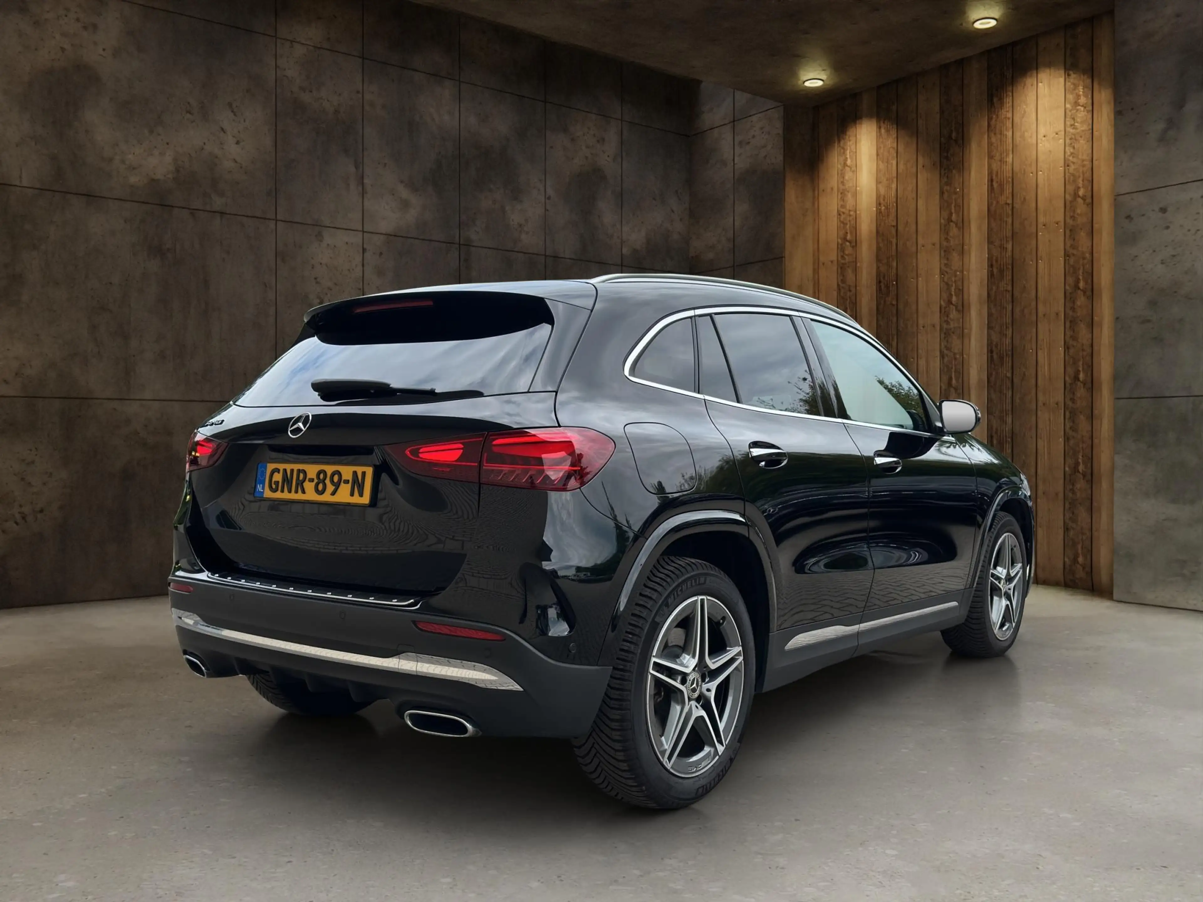 Mercedes-Benz GLA 250 e AMG Line — photo 6