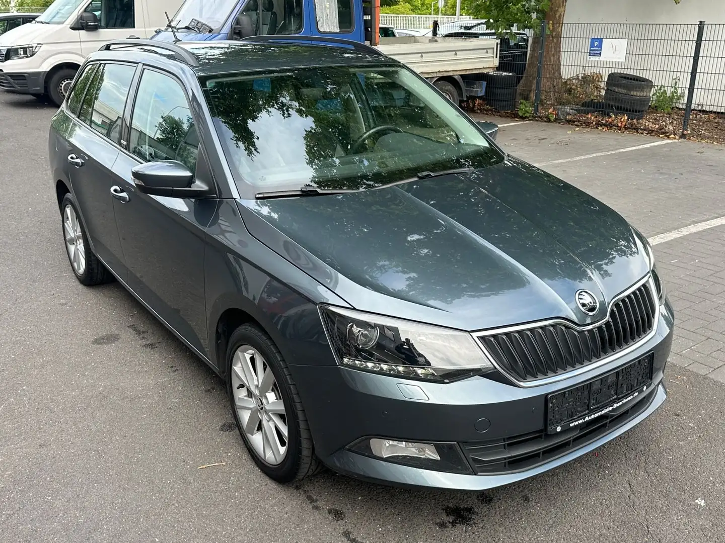 Skoda Fabia Combi Joy1.2~NAVI~EU6~GREEN TEC Gris - 1