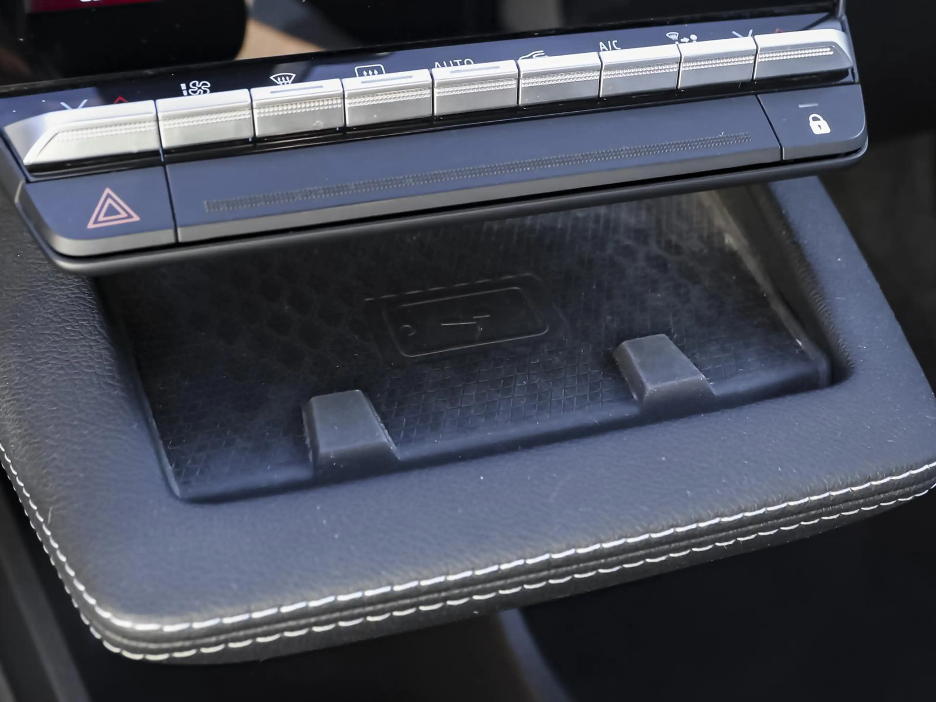 Renault Megane E-Tech Techno 220 PDC KAMERA SHZ — photo 10