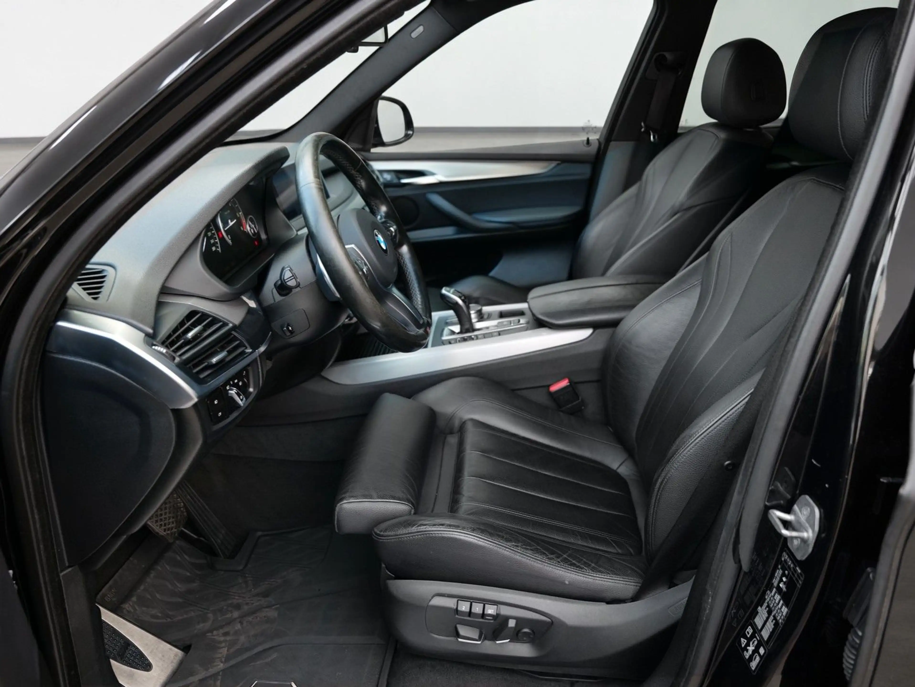 BMW X5 xDrive 40d M SPORT+PAKET+ACC+7-SITZ+aLED+20" — photo 12