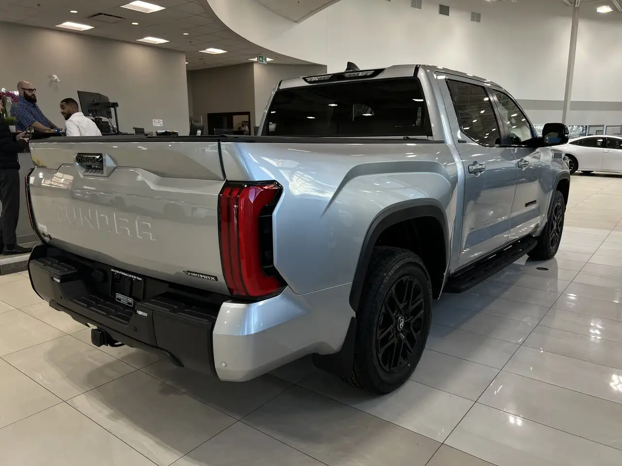Toyota Tundra снимка Toyota Tundra