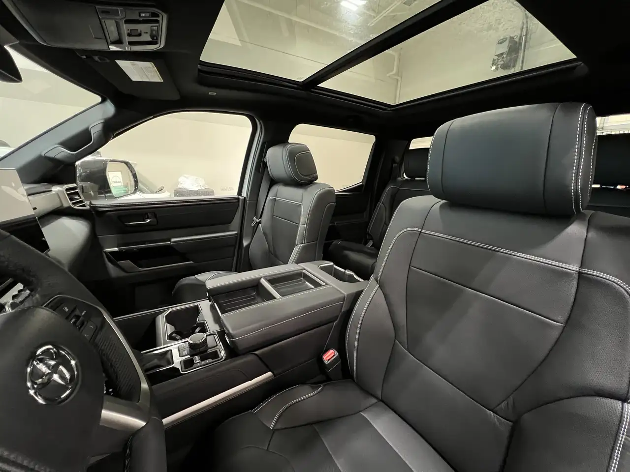 Toyota Tundra снимка Toyota Tundra