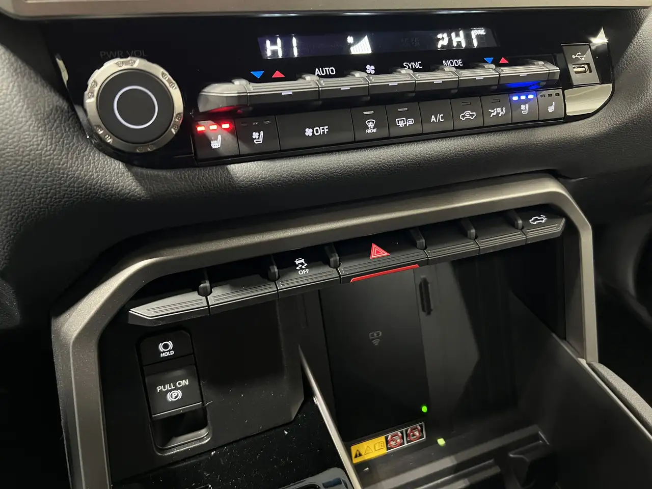 Toyota Tundra снимка Toyota Tundra