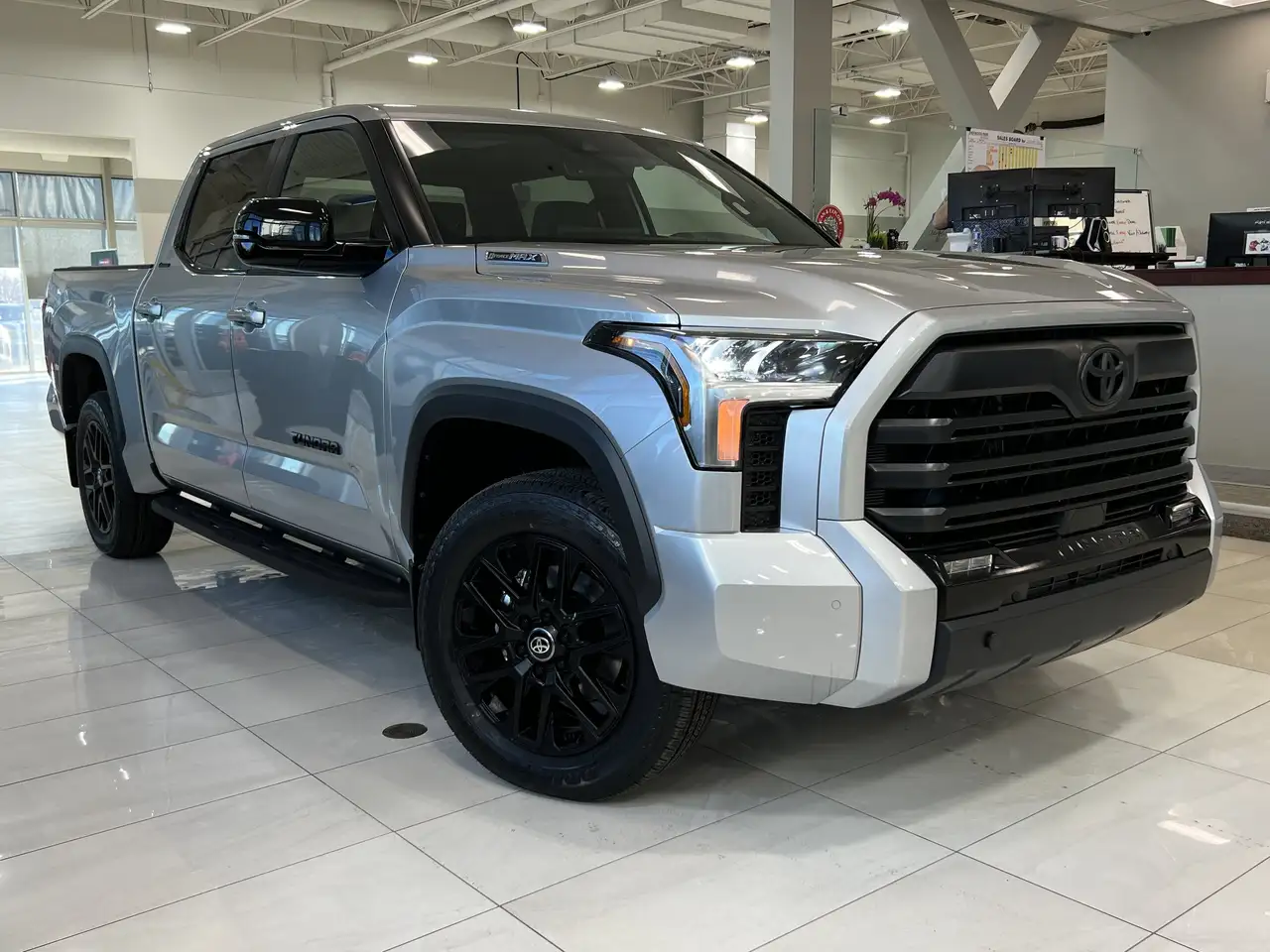 Toyota Tundra снимка Toyota Tundra