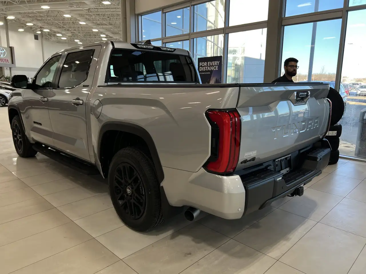 Toyota Tundra снимка Toyota Tundra