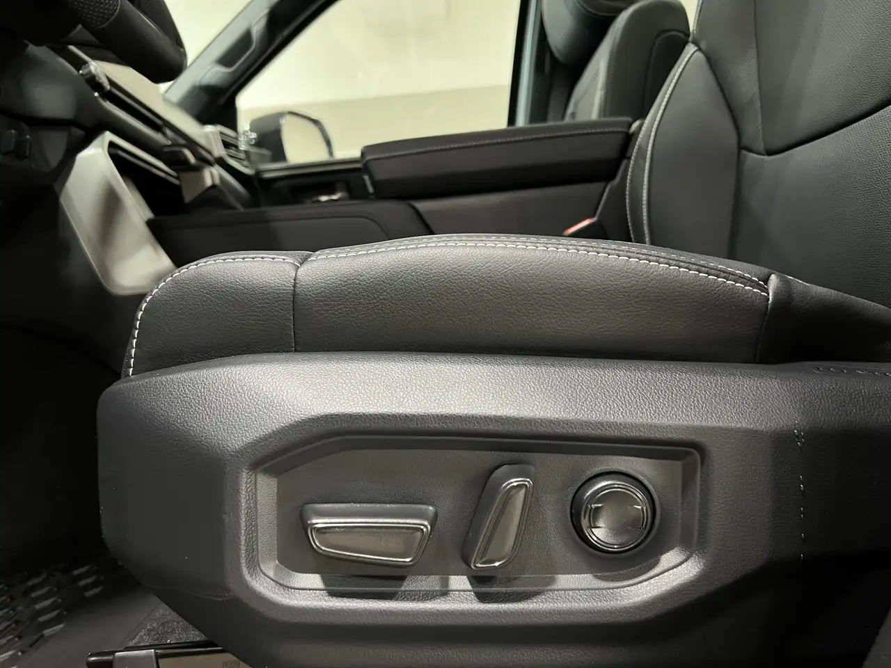 Toyota Tundra снимка Toyota Tundra