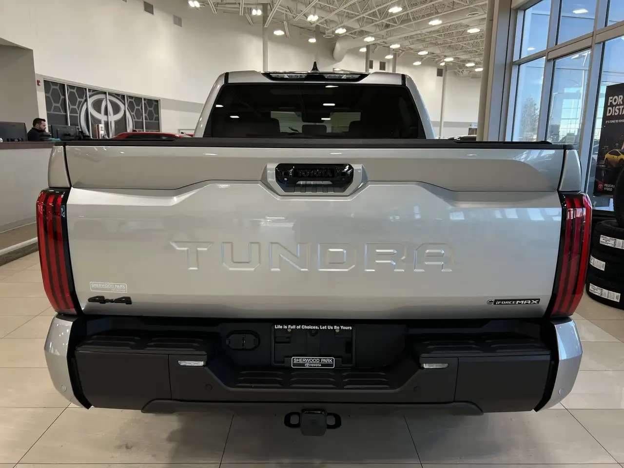 Toyota Tundra снимка Toyota Tundra