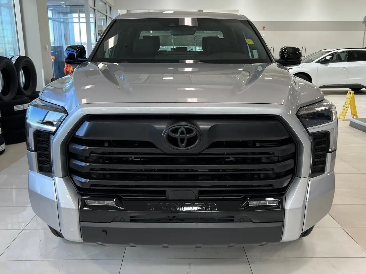 Toyota Tundra снимка Toyota Tundra