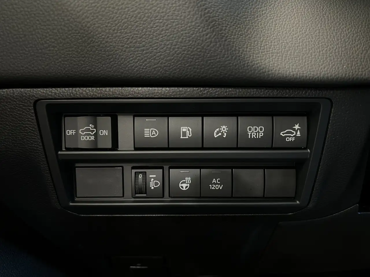 Toyota Tundra снимка Toyota Tundra
