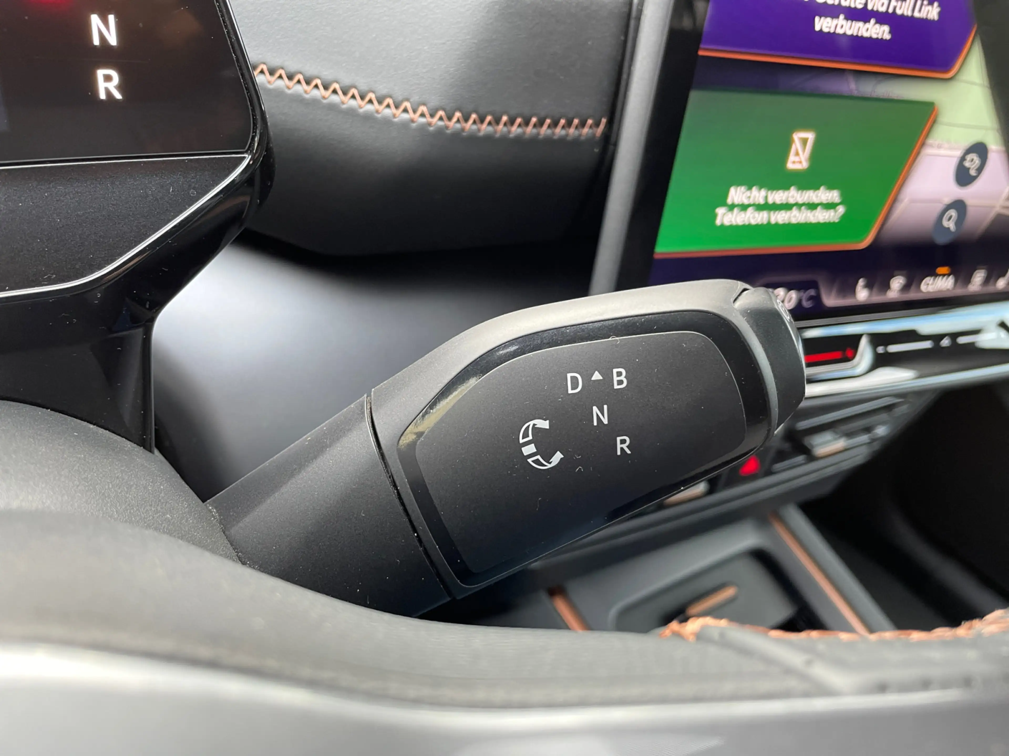 CUPRA Born 170 eBoost Navi LED ACC Cam PDC SHZ App 19" — photo 14