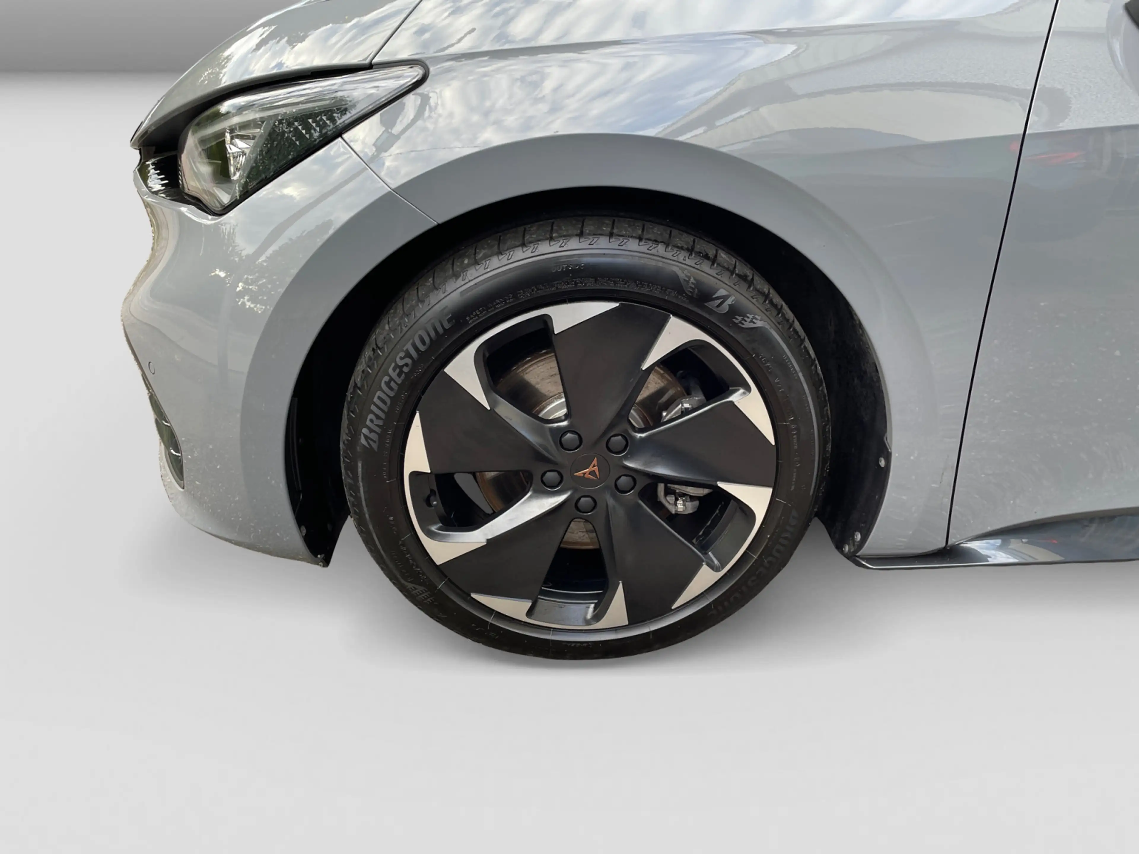 CUPRA Born 170 eBoost Navi LED ACC Cam PDC SHZ App 19" — photo 5