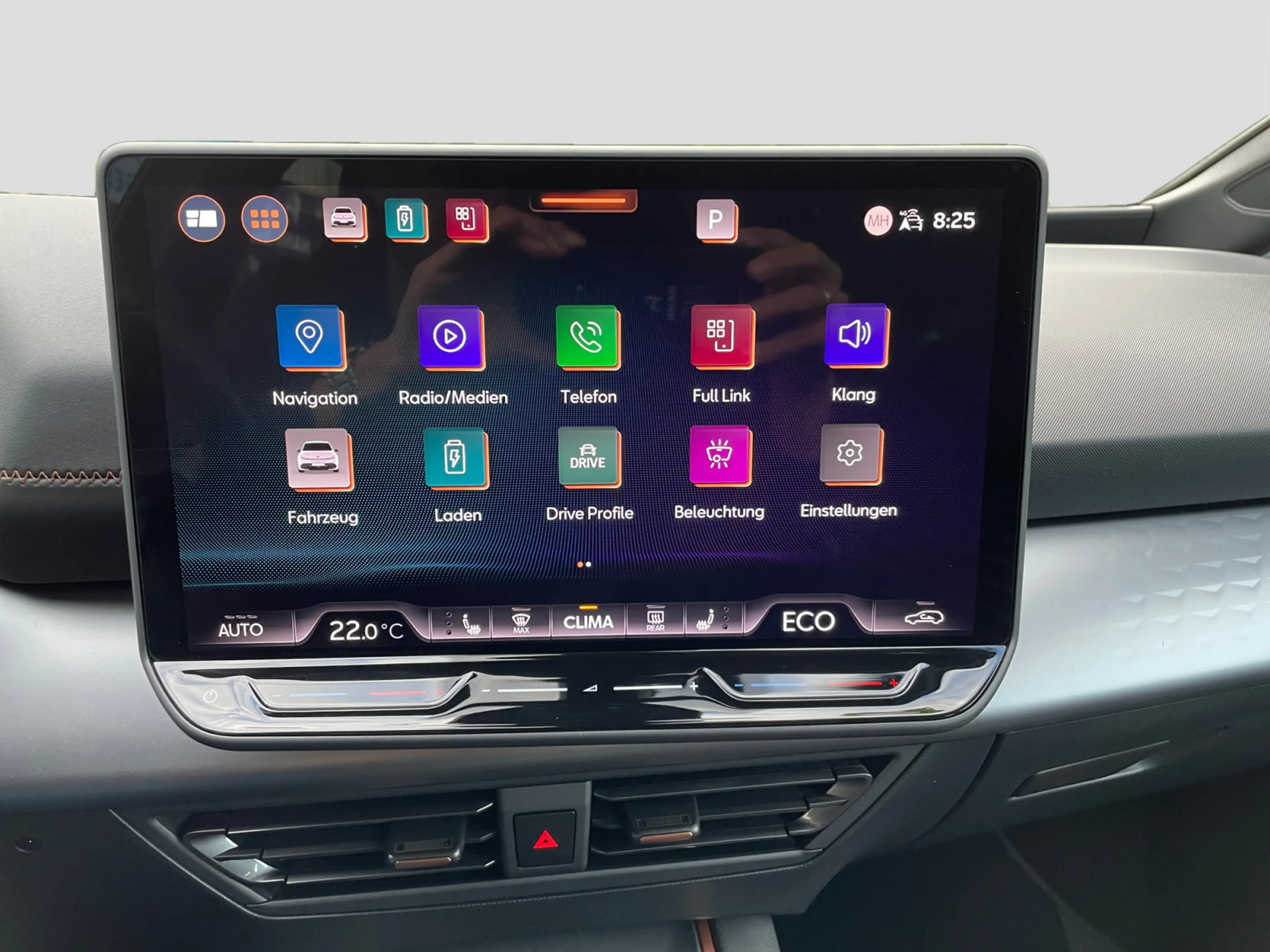 CUPRA Born 170 eBoost Navi LED ACC Cam PDC SHZ App 19" — photo 7