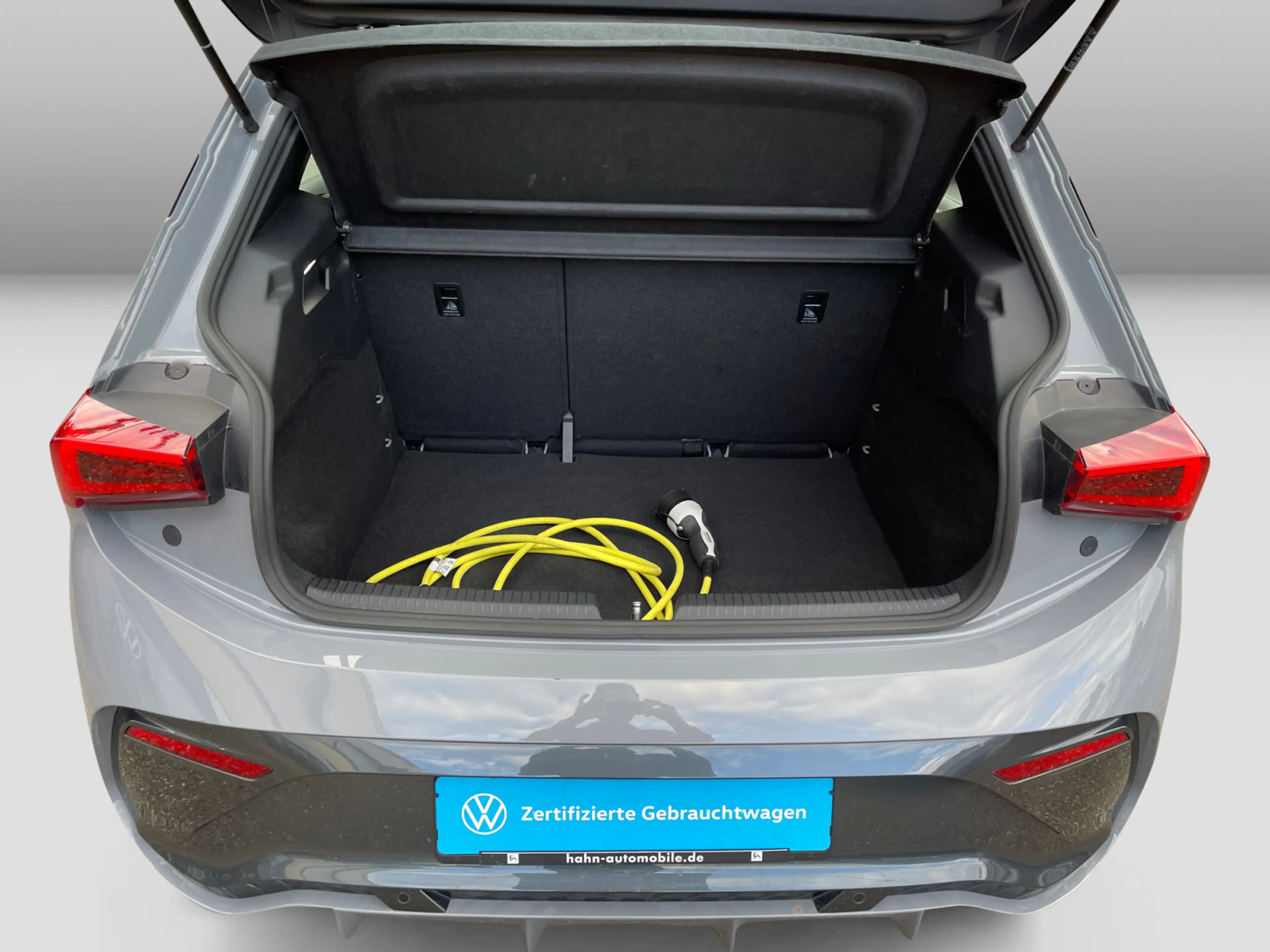 CUPRA Born 170 eBoost Navi LED ACC Cam PDC SHZ App 19" — photo 12