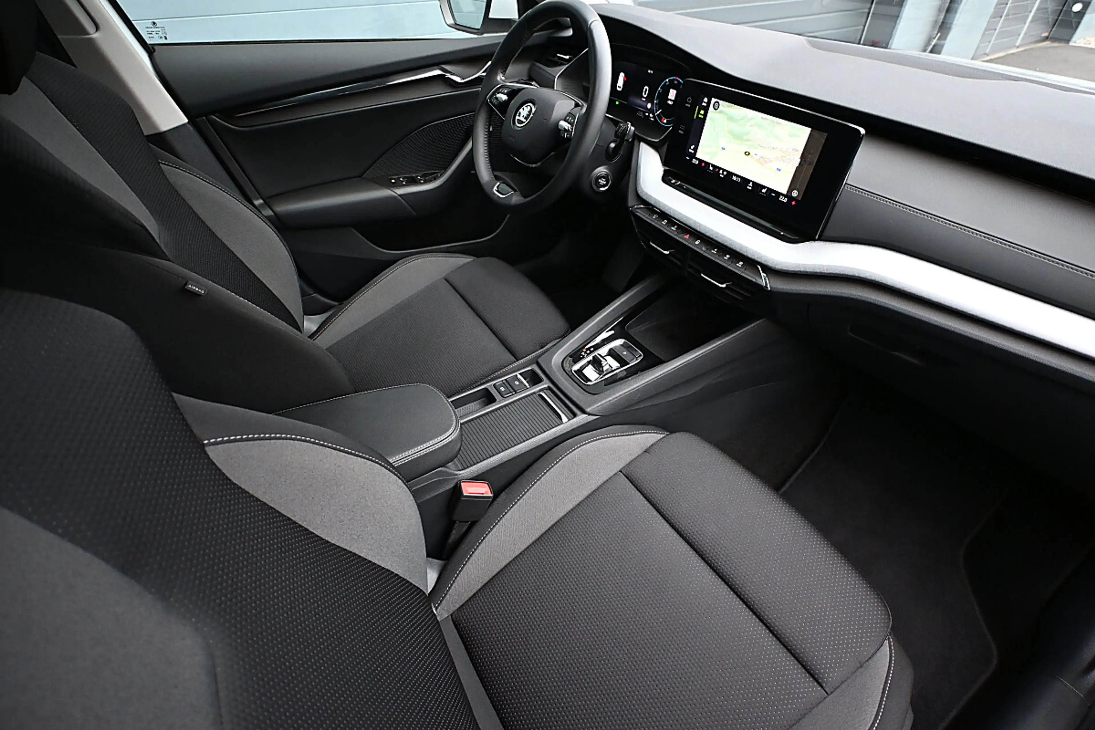 Skoda Octavia Combi 2,0 TDI Ambition DSG ACC, AHK schwenkbar,... — photo 4