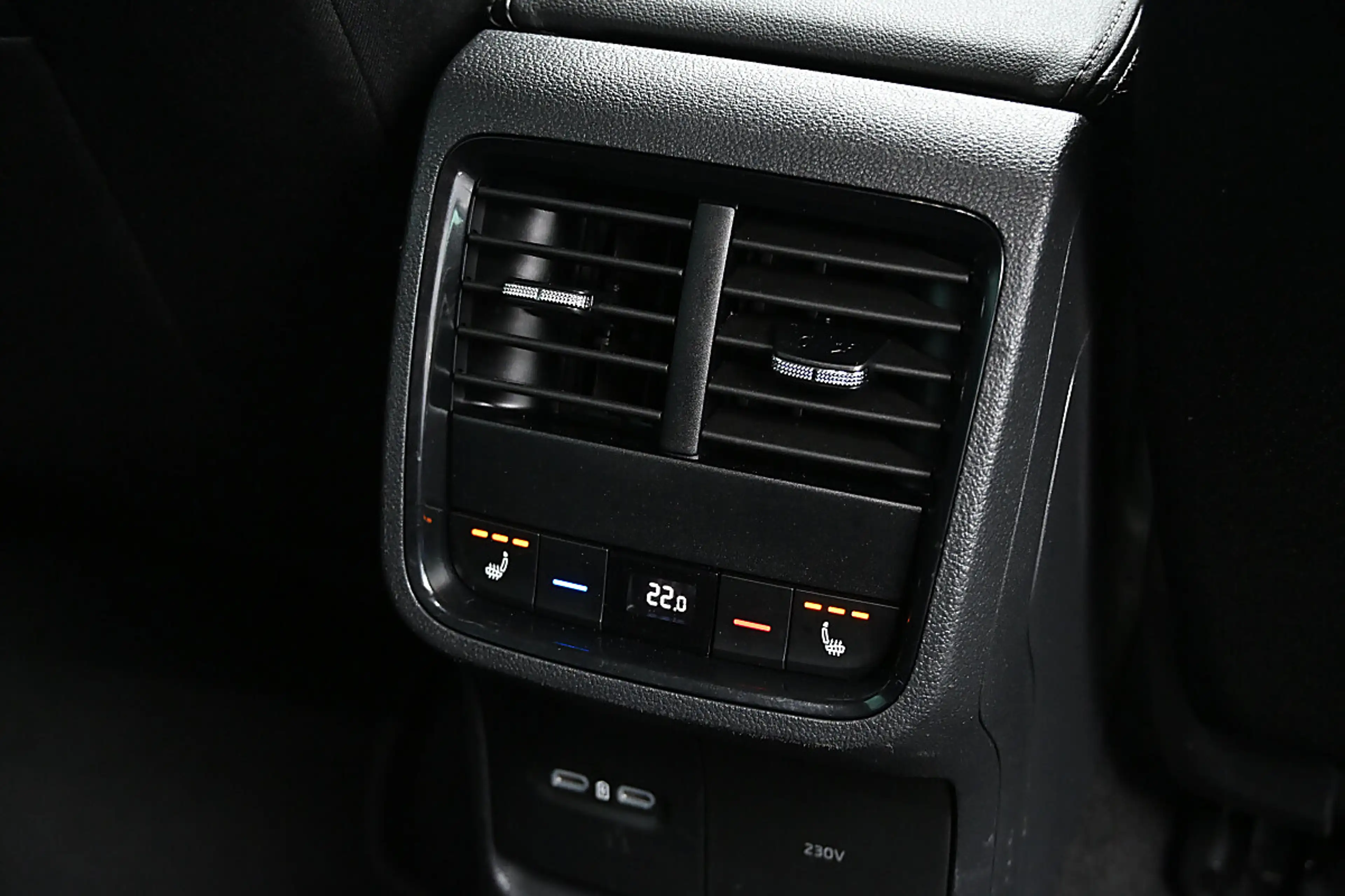 Skoda Octavia Combi 2,0 TDI Ambition DSG ACC, AHK schwenkbar,... — photo 9