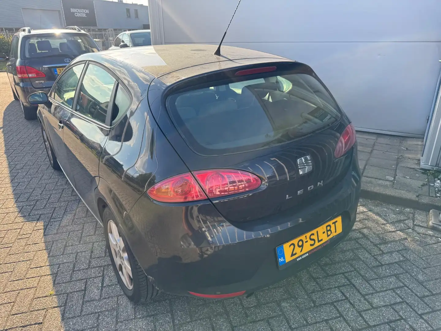 SEAT Leon 1.6 Stylance Airco EXPORT Negru - 2