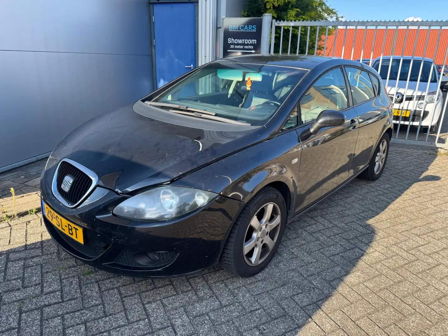 SEAT Leon 1.6 Stylance Airco EXPORT Negru - 1