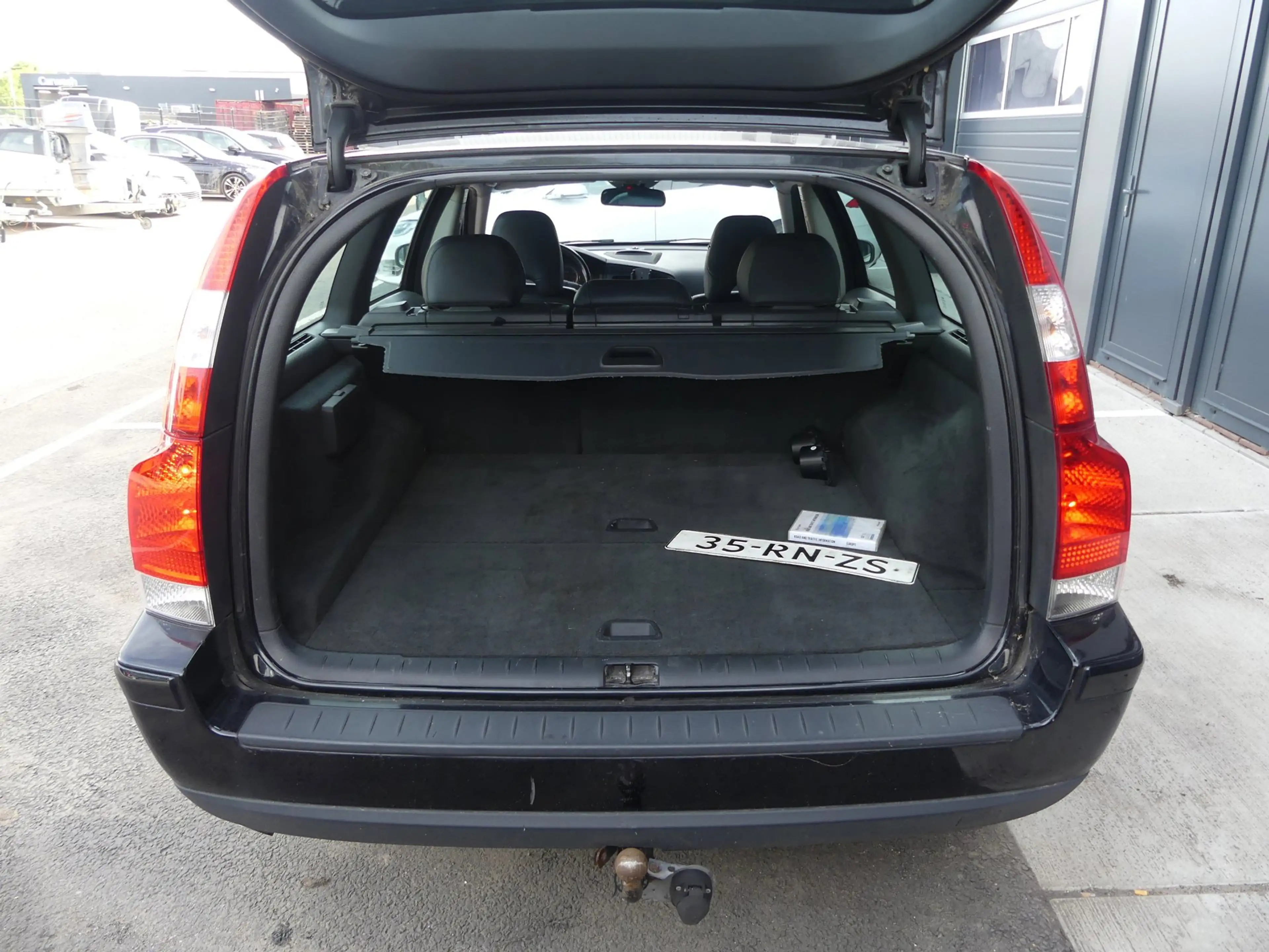 Volvo V70 2.4 Momentum Automaat ECC Navi Leder Cruise Contro — photo 19