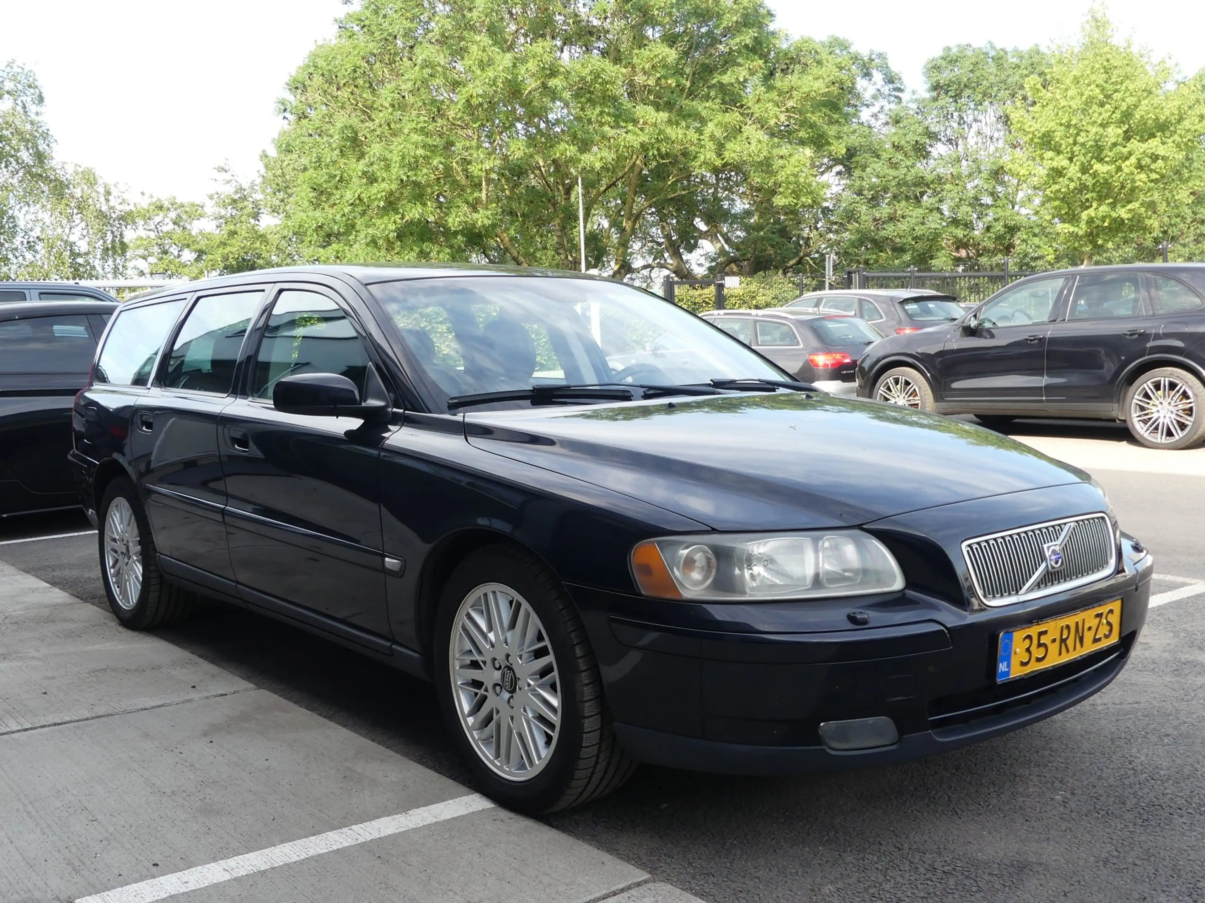 Volvo V70 2.4 Momentum Automaat ECC Navi Leder Cruise Contro — photo 3