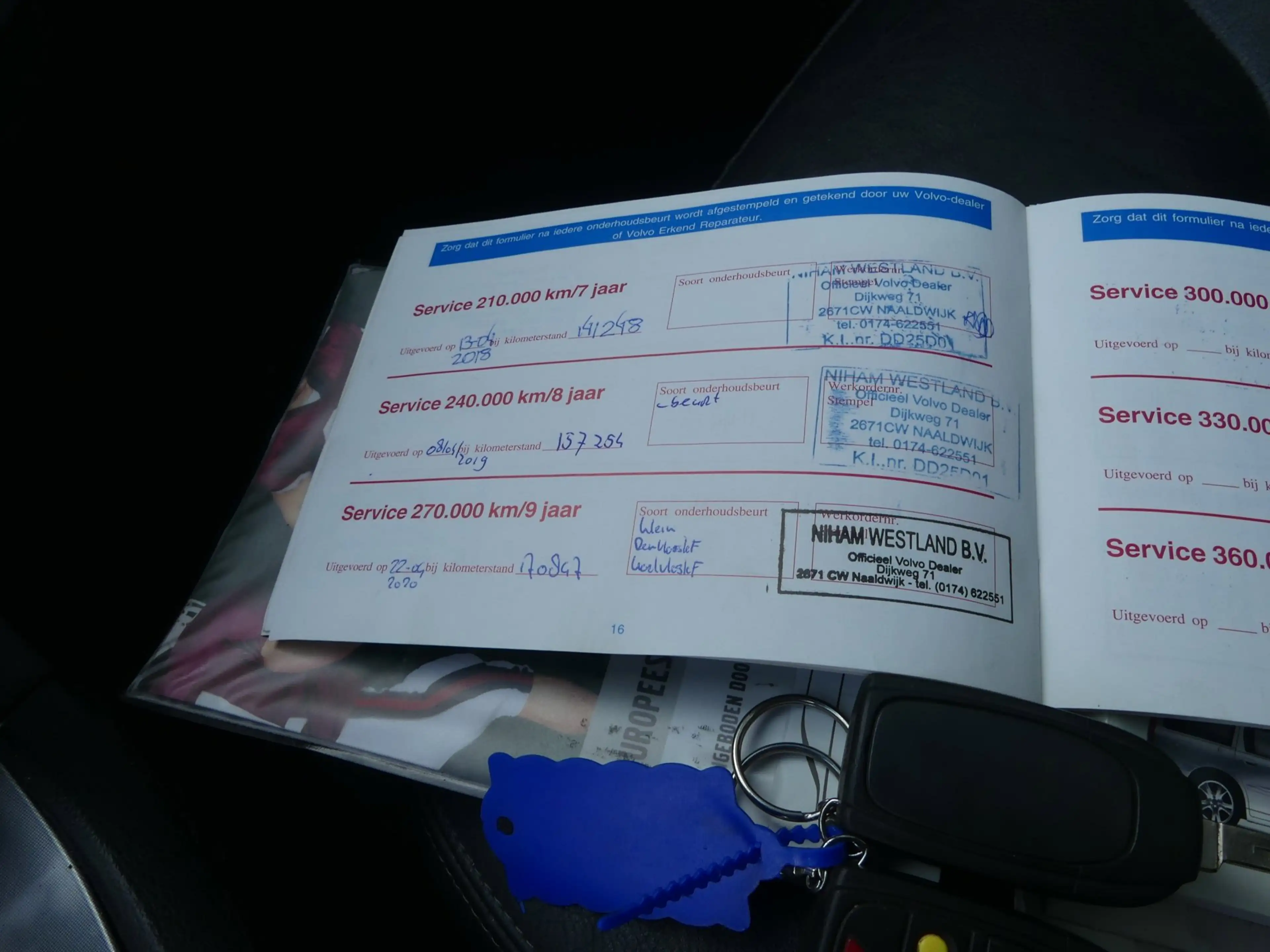 Volvo V70 2.4 Momentum Automaat ECC Navi Leder Cruise Contro — photo 22