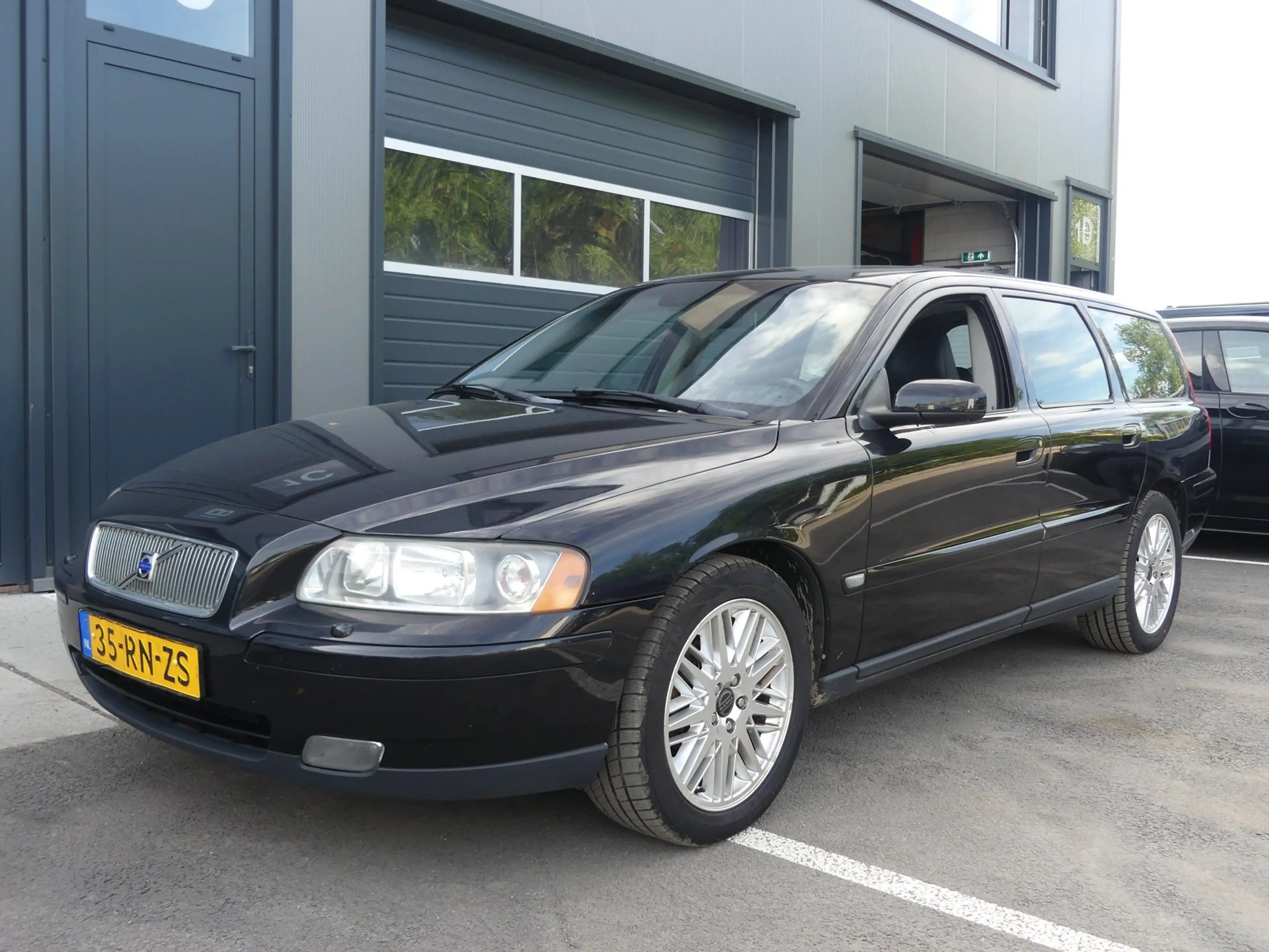 Volvo V70 2.4 Momentum Automaat ECC Navi Leder Cruise Contro — photo 2