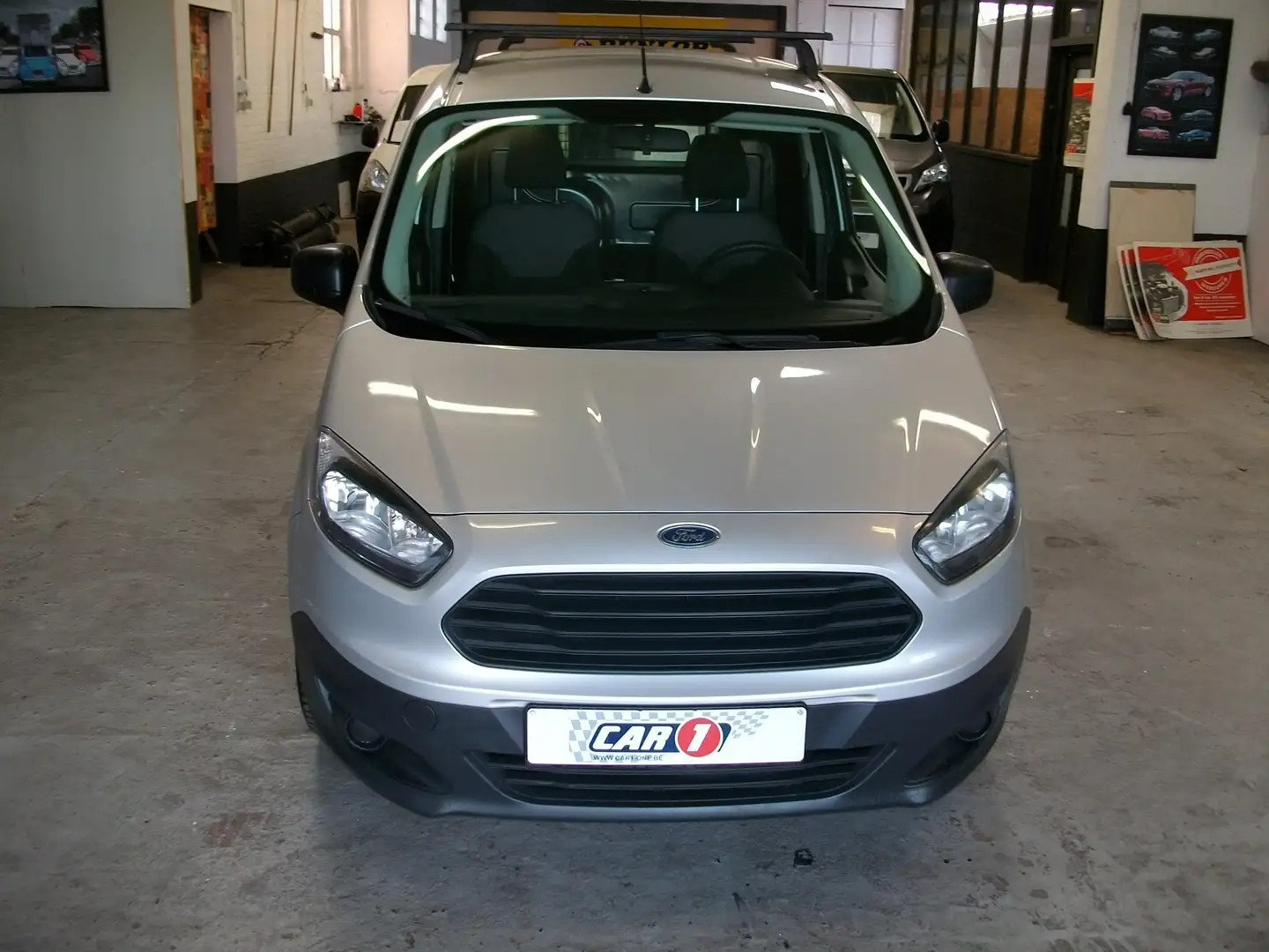 Ford Courier Zilver - 2
