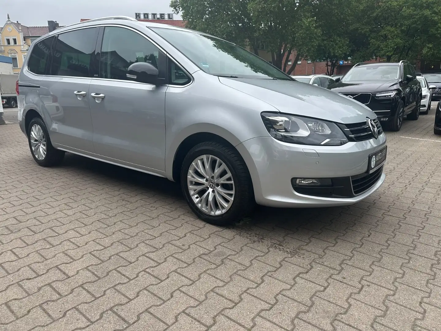 Volkswagen Sharan Style 2,0Liter/7 Sitze/El.Schiebetüre Silber - 2