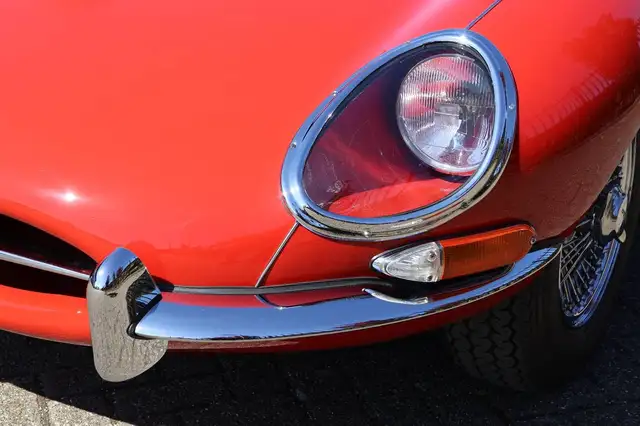 Jaguar E-Type view 15