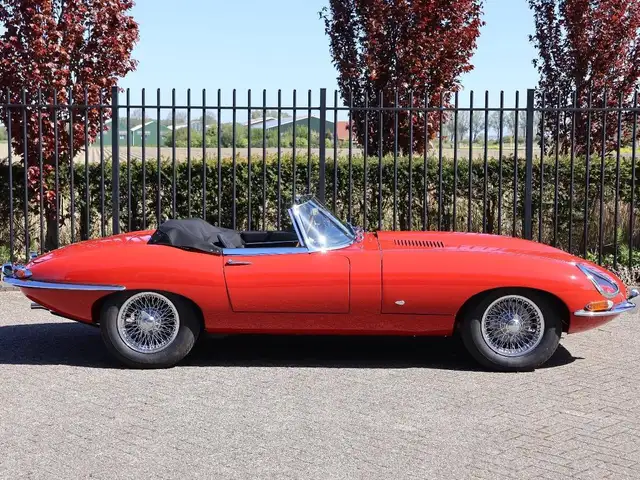 Jaguar E-Type view 8