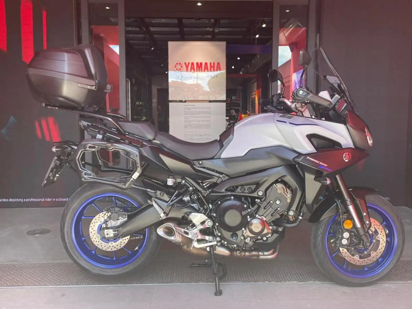 Yamaha Tracer 900 . Szary - 1