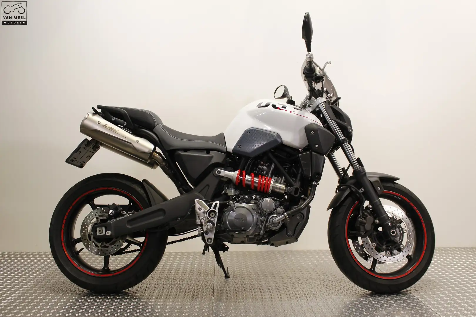 Yamaha MT-03 Wit - 1