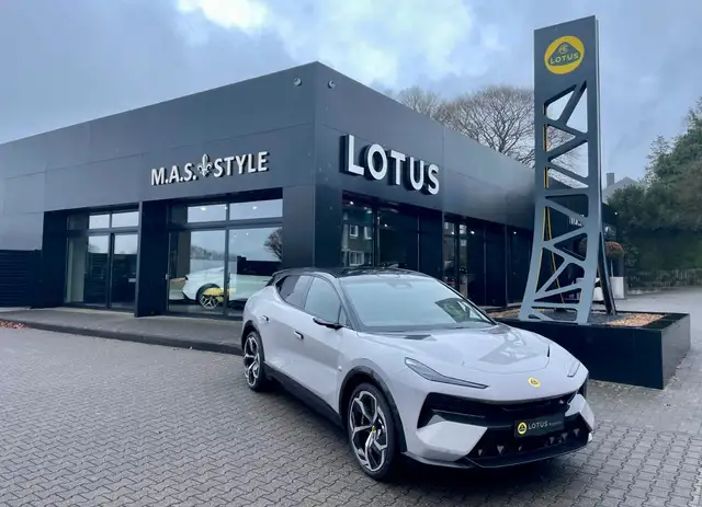 Lotus Eletre R Vollausstattung Leder schwarz