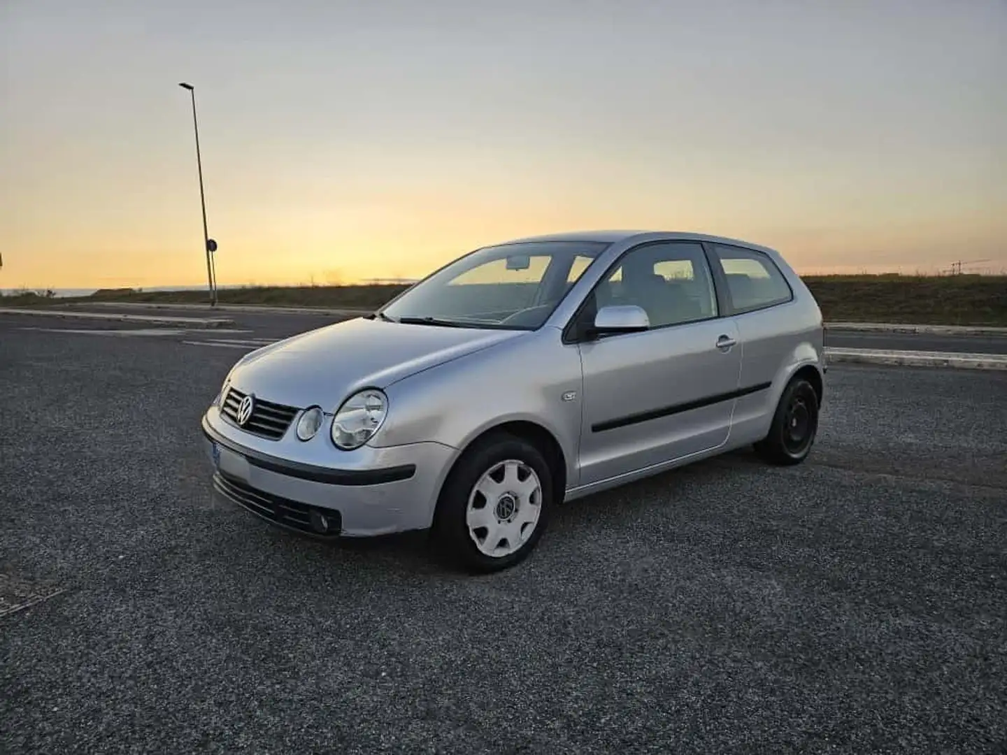 Volkswagen Polo 1.4 tdi trendline Argento - 1