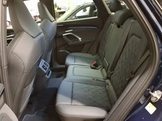 Audi Q5 view 5