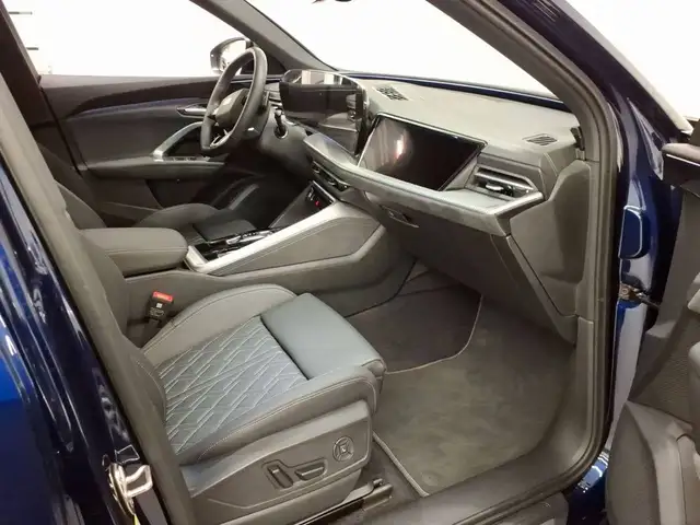 Audi Q5 view 10