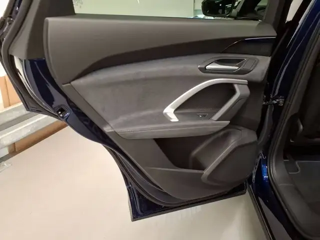 Audi Q5 view 6