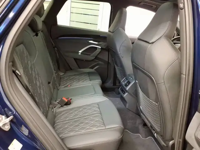 Audi Q5 view 9