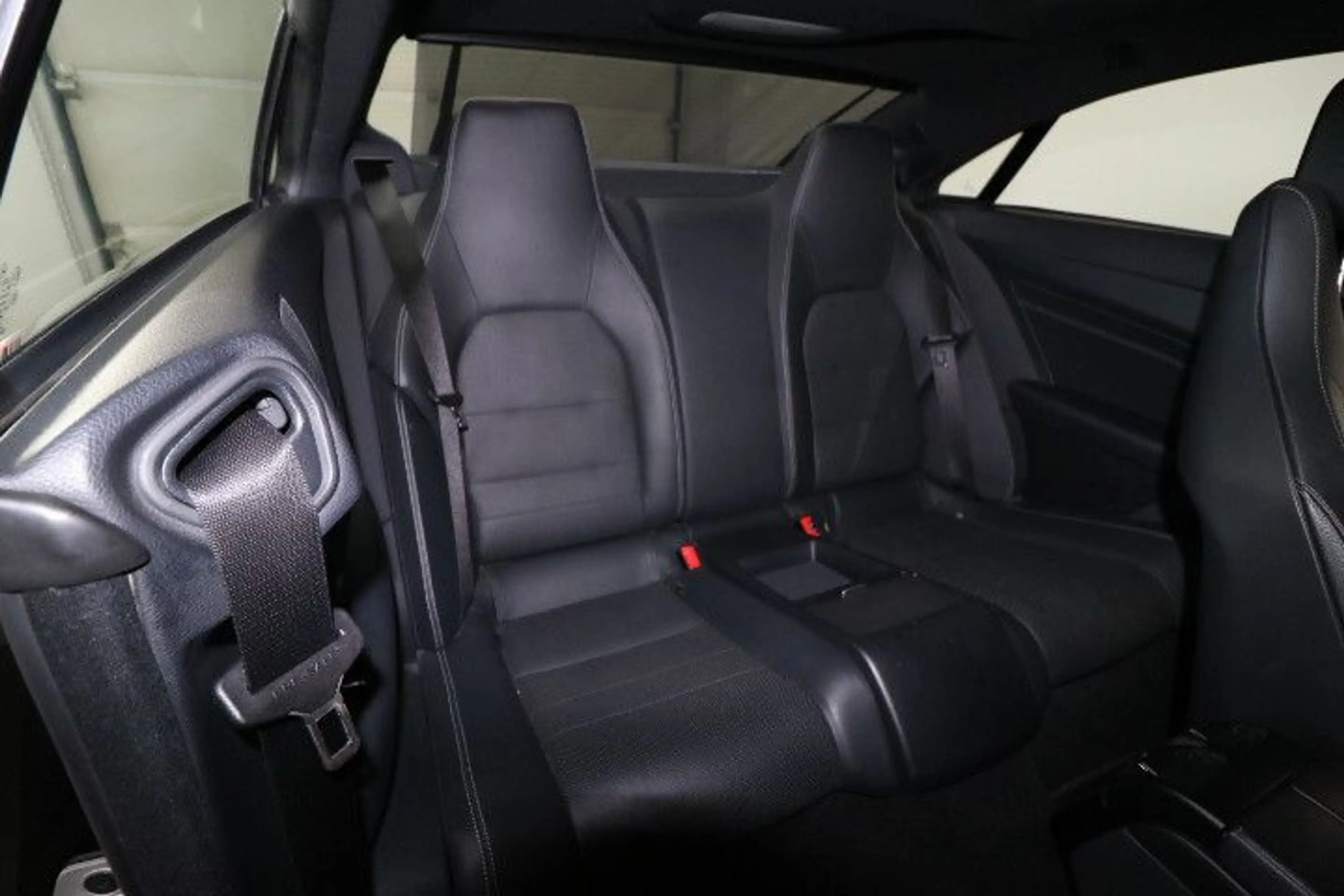 Mercedes-Benz E 400 Coupé 333Ps Rückfahrkamera — photo 11