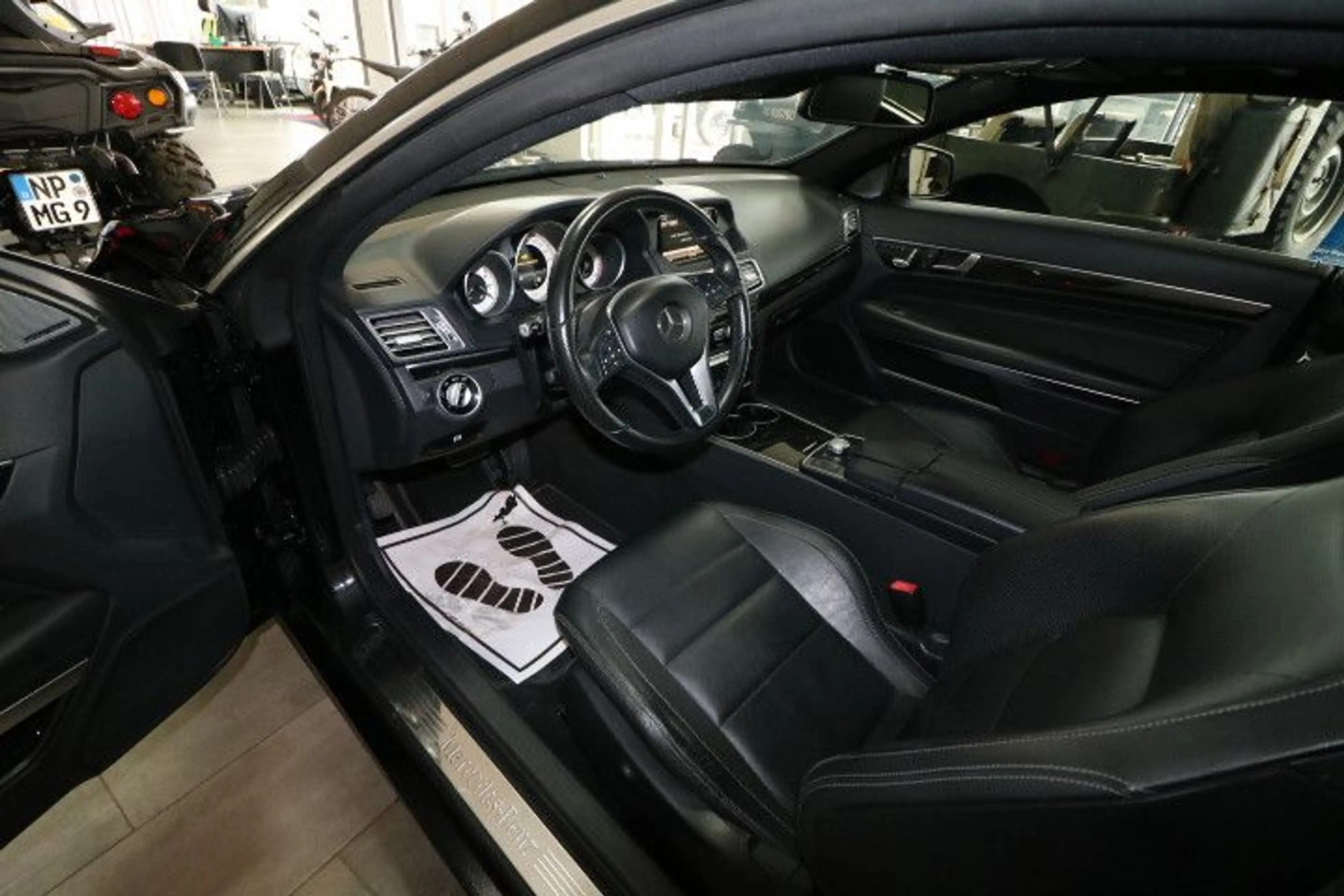 Mercedes-Benz E 400 Coupé 333Ps Rückfahrkamera — photo 13