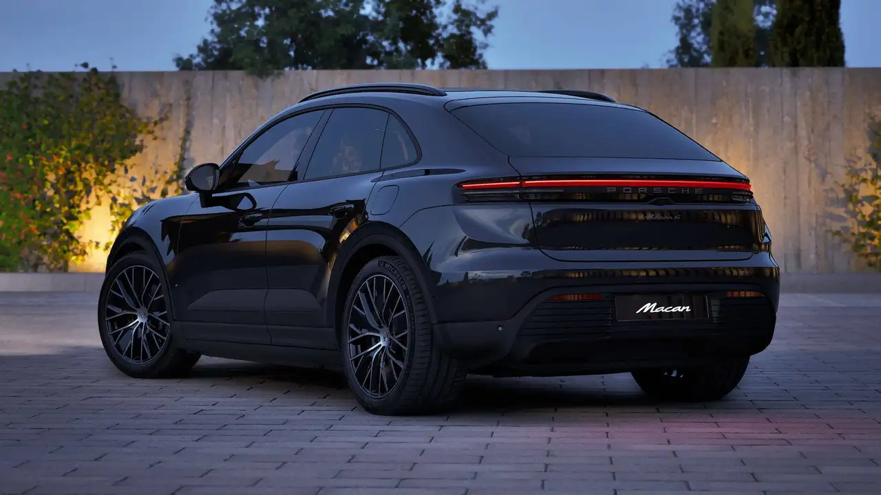 Porsche Macan 4 EV/BOSE/Pano/Sport Chrono/Surround/Innodrive..., миниатюра 14